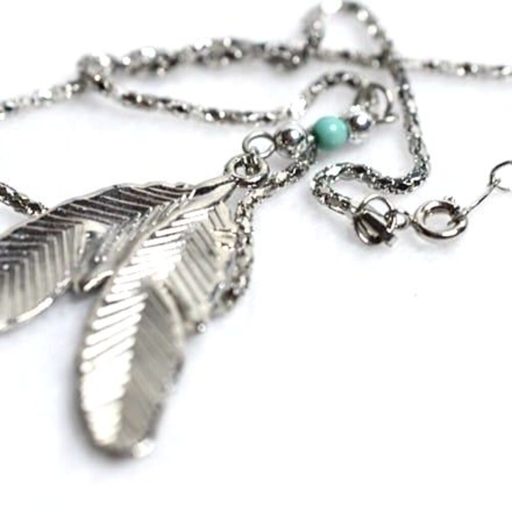 Southwestern Vintage Etched Silver Tone Feather Turquoise Bead 18" Necklace